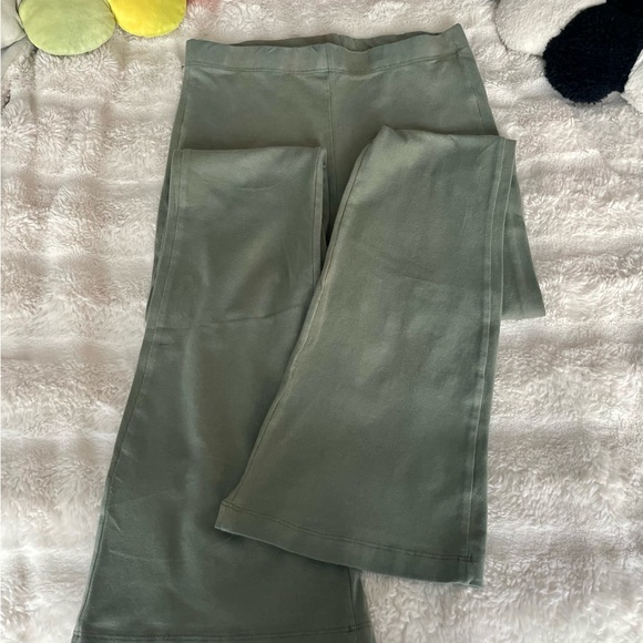 Green Flare Leggings - Picture 1 of 3